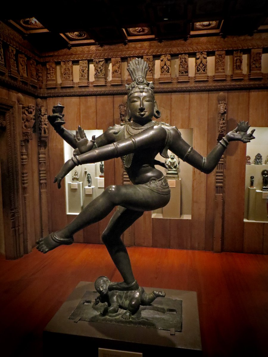 From the Imperial Halls of Aesthetic Perfection! Śiva Naṭarāja, the Lord of All Arts, overpowering Apasmāra, the dwarf of spiritual ignorance and nonsensical speech 🪷 Beauty personified, #CholaBronze, INDIA @ssharadmohhan @PrasunNagar