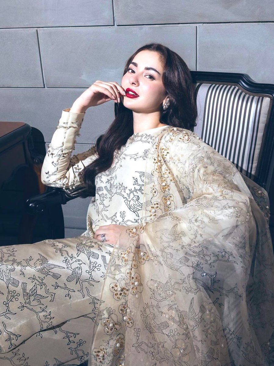 Queen for a reason!😮‍💨🫰
#HaniaAamir