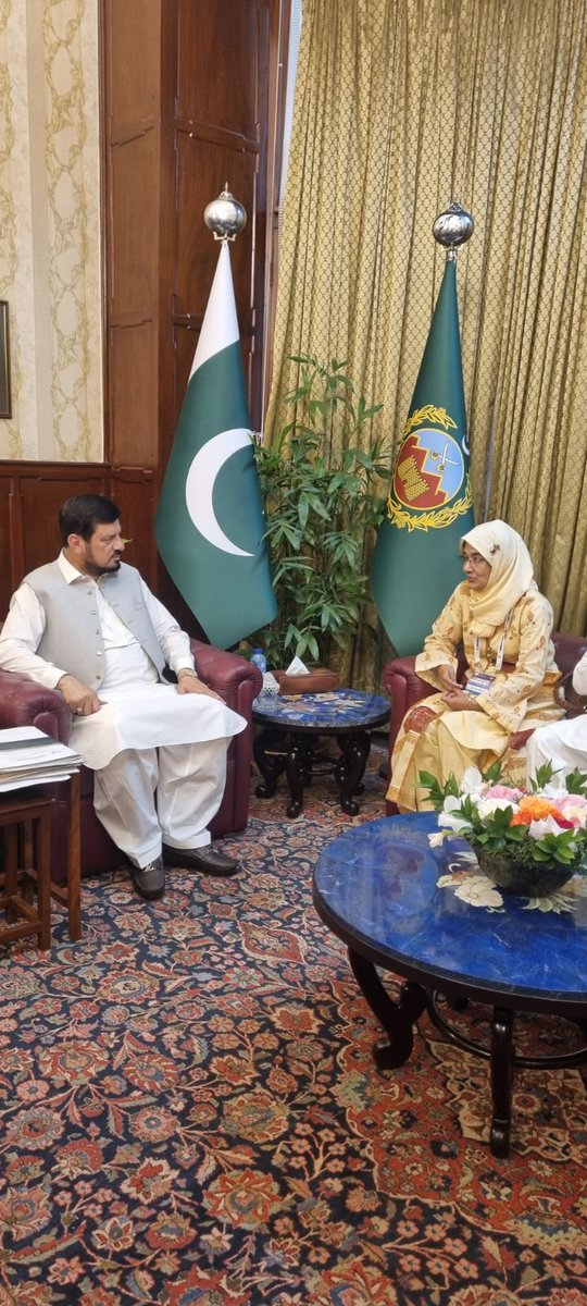 Meeting with KPK Governor Haji Ghulam Ali. Promised to raise voice for #ReleaseDrAafia. Its too long. @Aafiamovement @FowziaSiddiqui
