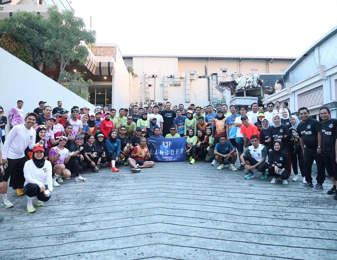 Mengawali hari minggu dengan lari pagi bersama teman-teman dari komunitas Night Run Vercity, Jukveja Indorunners Makassar, Land Off Runners ATR/BPN Sulsel, juga anggota DPRD Kota Makassar. Terima kasih atas kebersamaannya teman-teman semua!