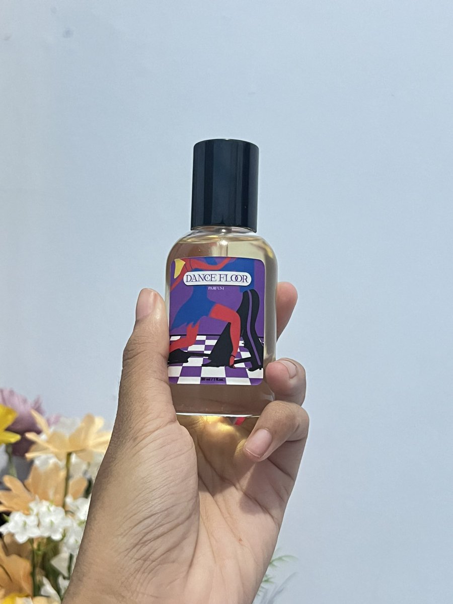 guys kalian semua harus tau parfume ini… WANGINYA SEMERBAK, TAHAN LAMA, dan makin lama wanginya jadi RELAXING BANGET😭👍🏻