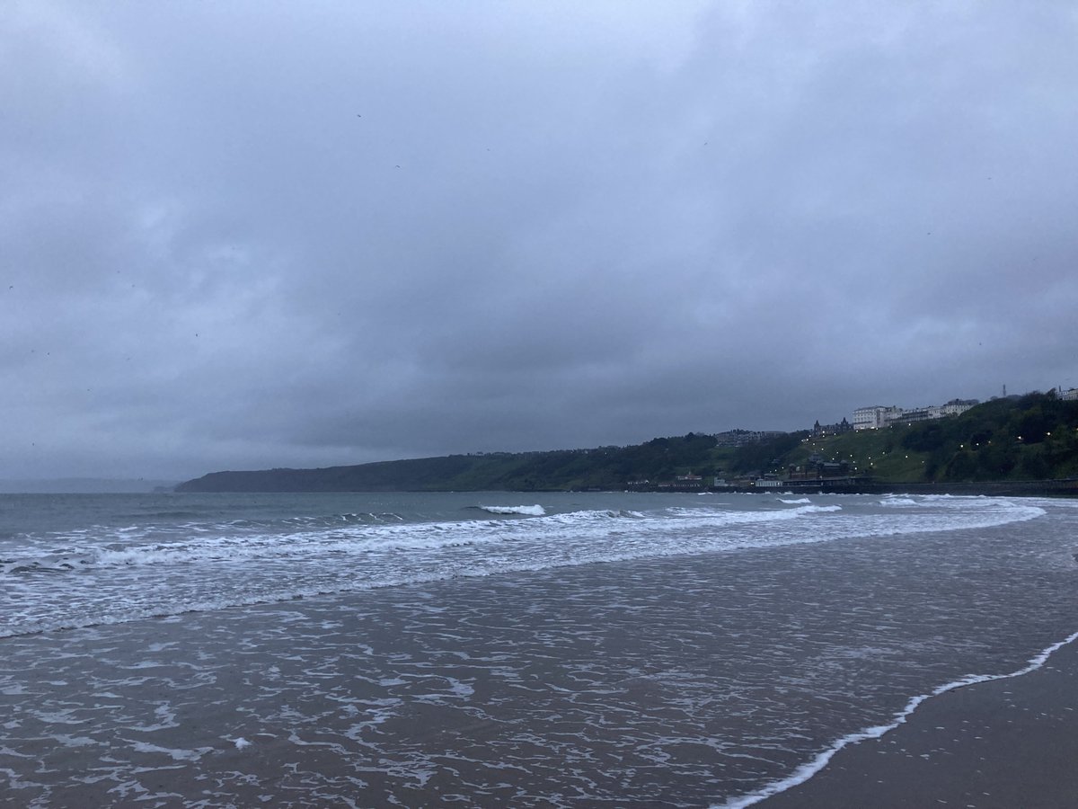 #SundayVibes #SundayMorning #SundayMotivation #Scarborough 🌊 Winter here on the Yorkshire Coast 😯 Take a brolly 🌧️ Have a good day, everyone 👍