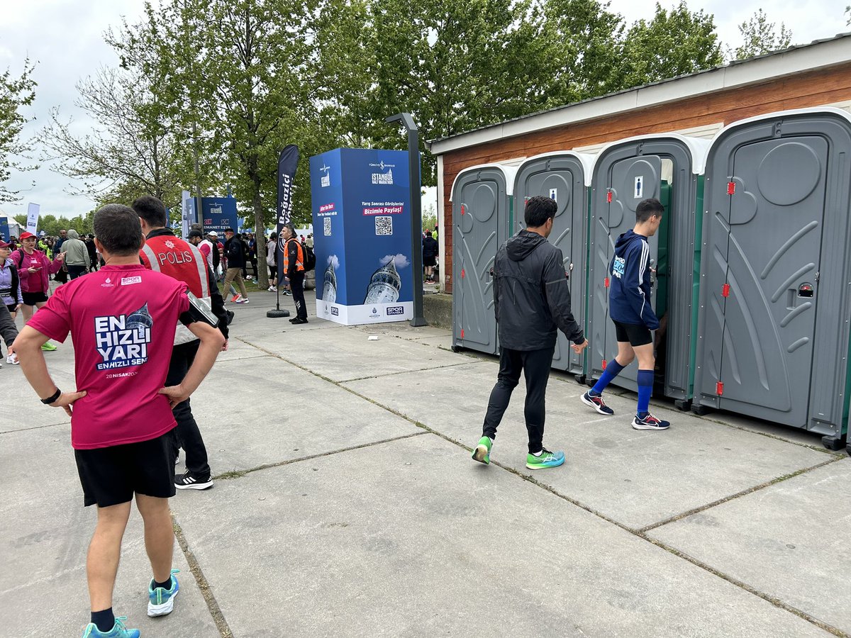 İstanbul’un tarihi dokusu eşliğinde @ibbsporistanbul tarafından gerçekleştirilen Türkiye İş Bankası 19. İstanbul Yarı Maratonu’nda sporcularımız ve katılımcılarımız için konumlandırılan 2 sabit tuvalet, 130 tekli tuvalet ve 5 adet mobil tuvalette 12 temizlik personeli ve 1…