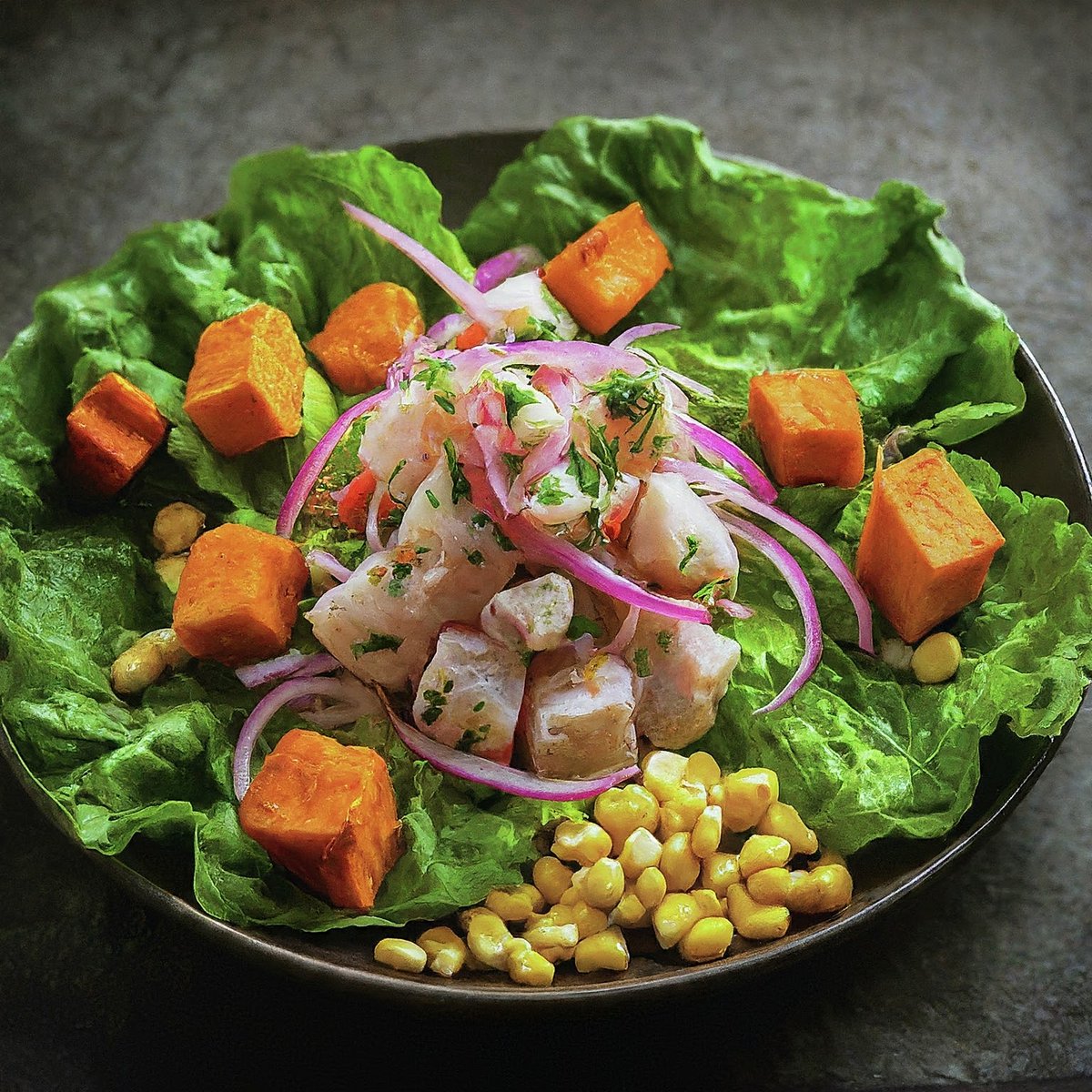 🌿🍋 Peruvian Ceviche:

- Marinate diced fresh fish (such as sea bass or sole) in lime juice with onions, cilantro, and chili peppers until the fish is 'cooked' by the acid.

- Serve with sweet potatoes, corn, and lettuce.

#easydinner #easylunch #recipeoftheday #dailytrophy