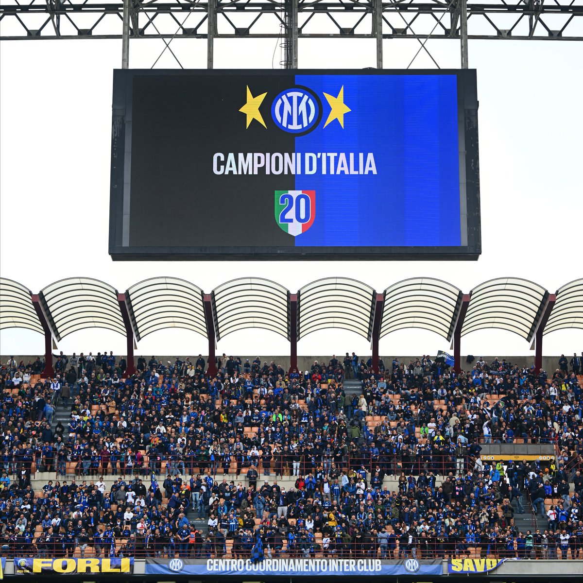 Inter's tweet photo. ⭐⭐

#ForzaInter #InterTorino https://t.co/wtDD2sQcMu