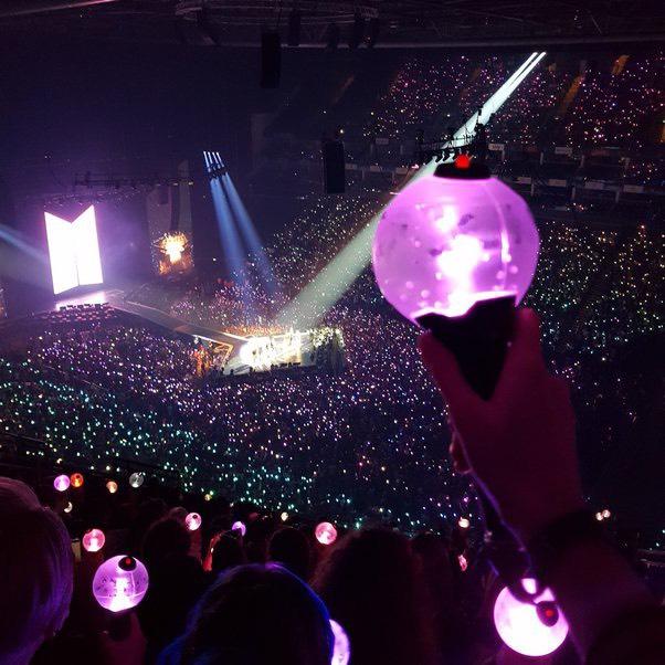 joy_xtine's tweet photo. @cocacolaarena hi can i bring lightstick inside the arena??? Con will be tonight, would appreciate if ill get response asap 💜 https://t.co/99eyMsFupI