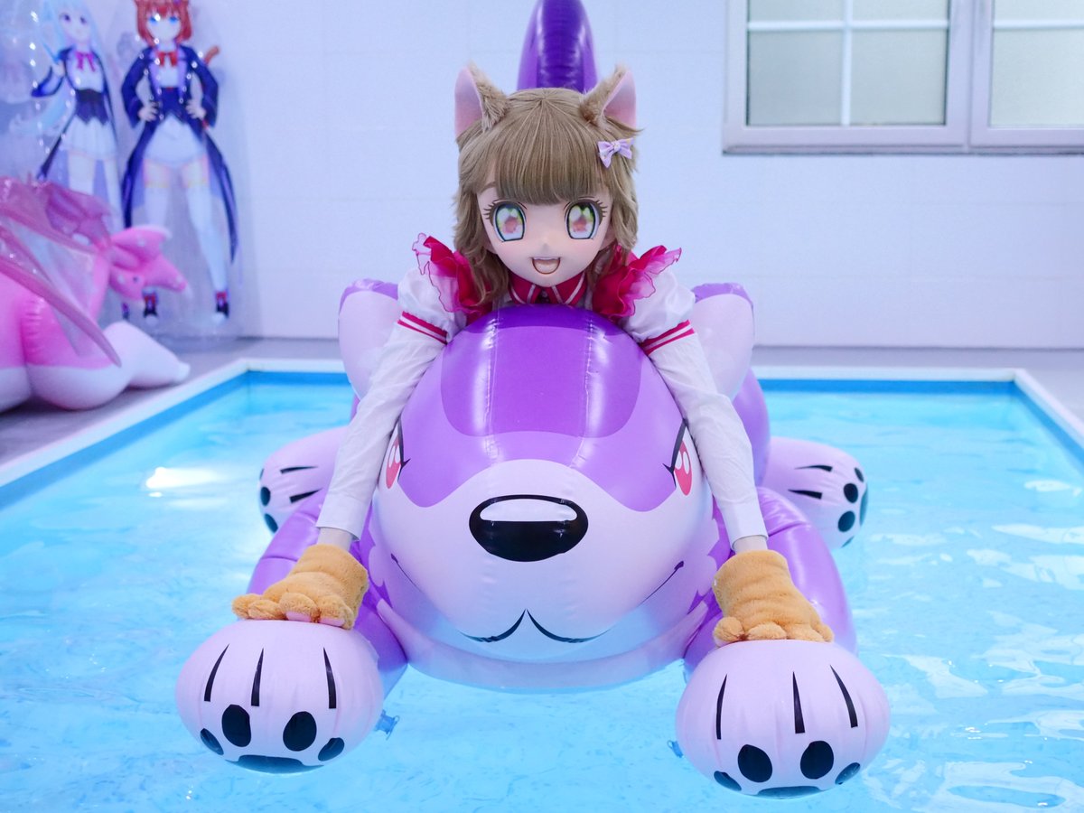 It was time for the pool again! 😀 📸: @Kohaku_Kig #kigurumi #kigu #inflatable #pooltoy