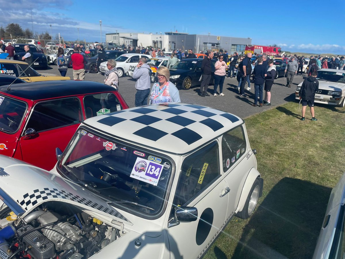 Mid day & already hundreds on site 👏 Running alongside the market today is DejaVu North West 24. 🏎 Over 100 iconic rally, classics & collector cars. ✈️ Over 50 planes flying in to land from all over the country. Credit to the team at Connacht Motor club for a superb event.