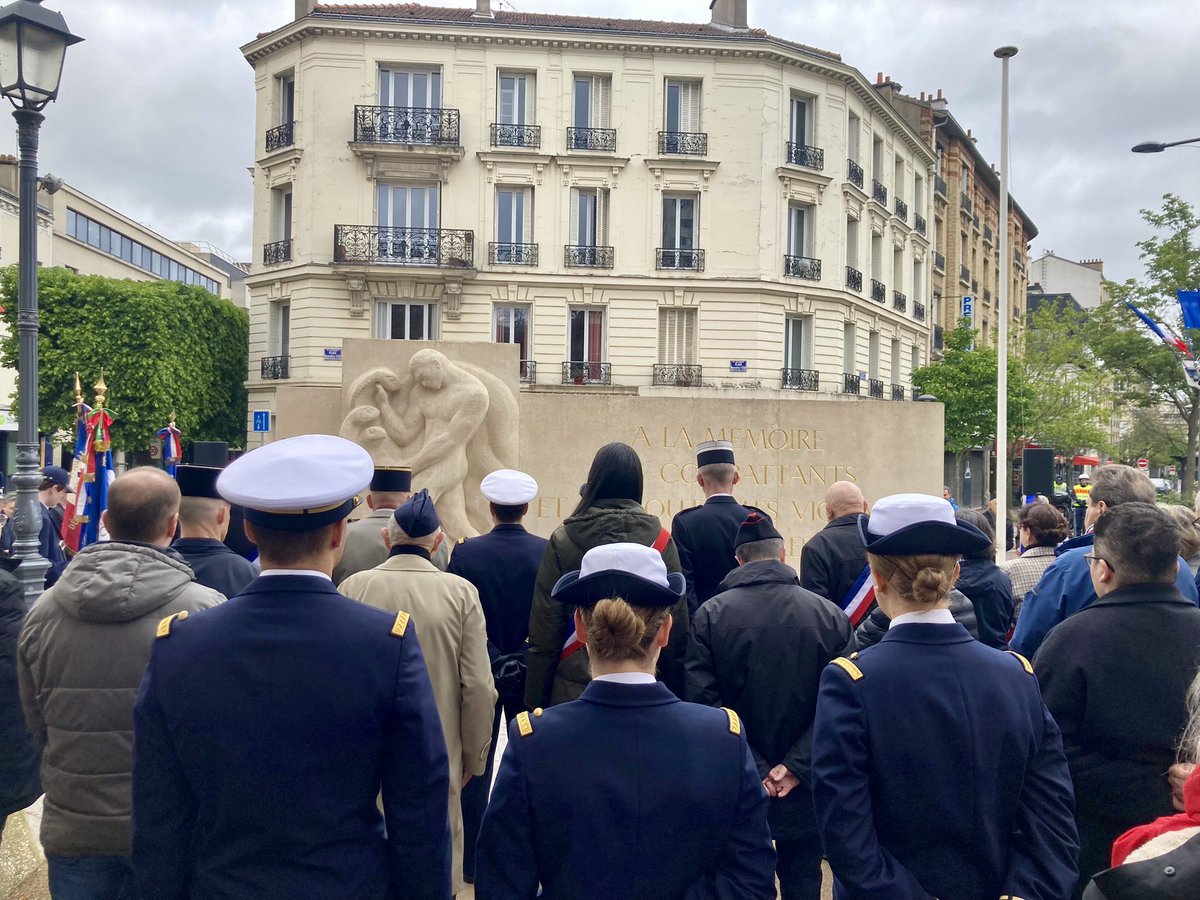 cecilesou's tweet photo. Membre de la Fédération Nationale des Déportés et Internés Résistants et Patriotes, en cette journée nationale du souvenir de la déportation j’étais présente aux cérémonies organisées à #issy et #vanves
Ne jamais oublier.
#devoirdememoire #ceremonie #commemorations #FNDIRP https://t.co/bdiKMHNEXc
