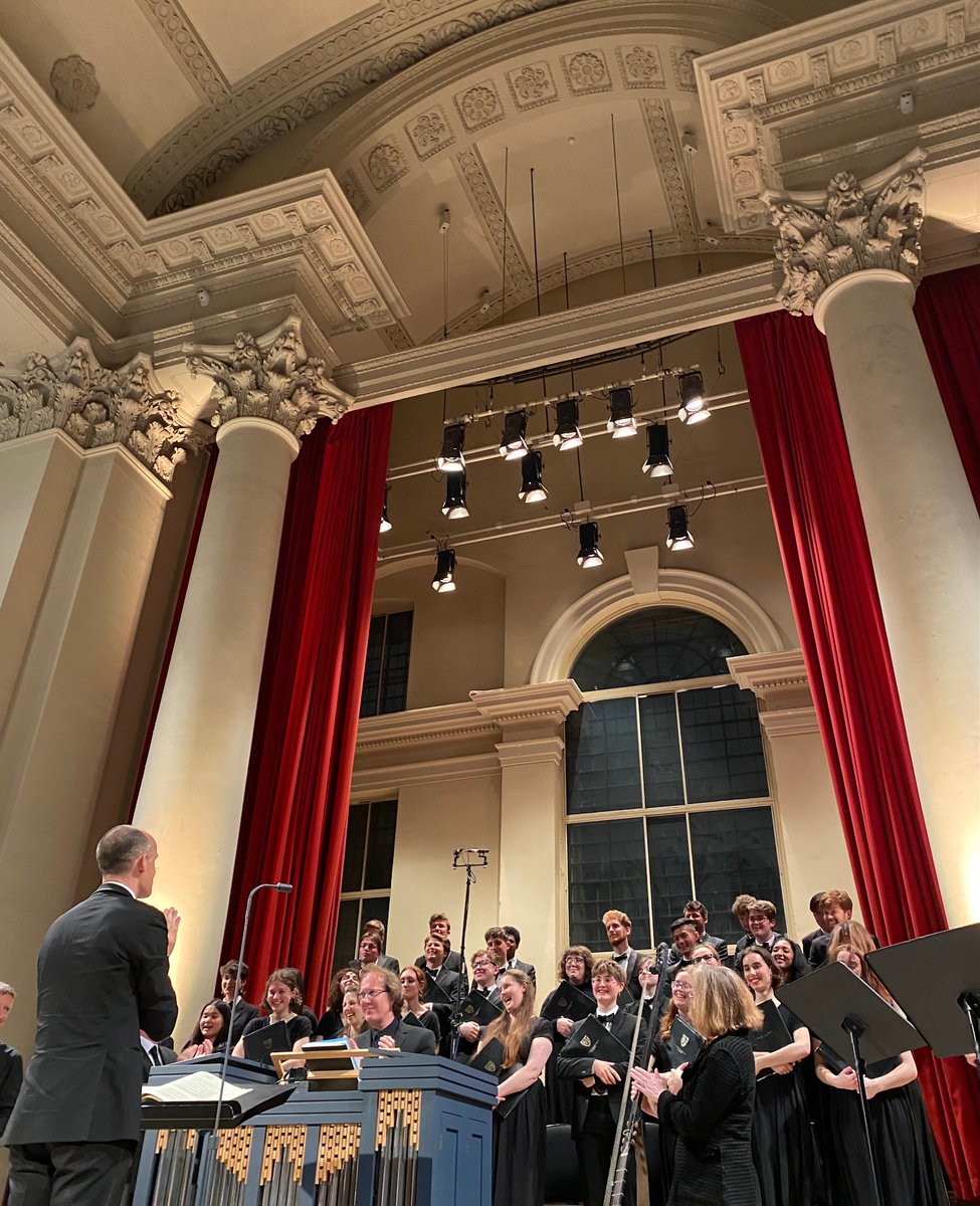 Conductor Graham Ross applauds the singers and musicians in the Clare College Choir for their wonderful performance of Monteverdi’s Vespers of 1610 at St John Smith Square last night.
@ClareChoir 
@ClareCollege