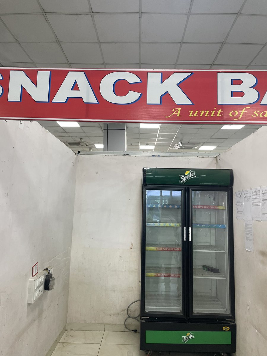 Abinashchy's tweet photo. Another day, anthr low 4 @aaidarairport can't purchase even a water bottle in this scorching heat forget snacks as d only kisok is shut. flight for Delhi is delayed by an hour. Why such apathy toward the people of Mithila? @JM_Scindia @bisnujha @PMOIndia https://t.co/QOOnsQG4n3