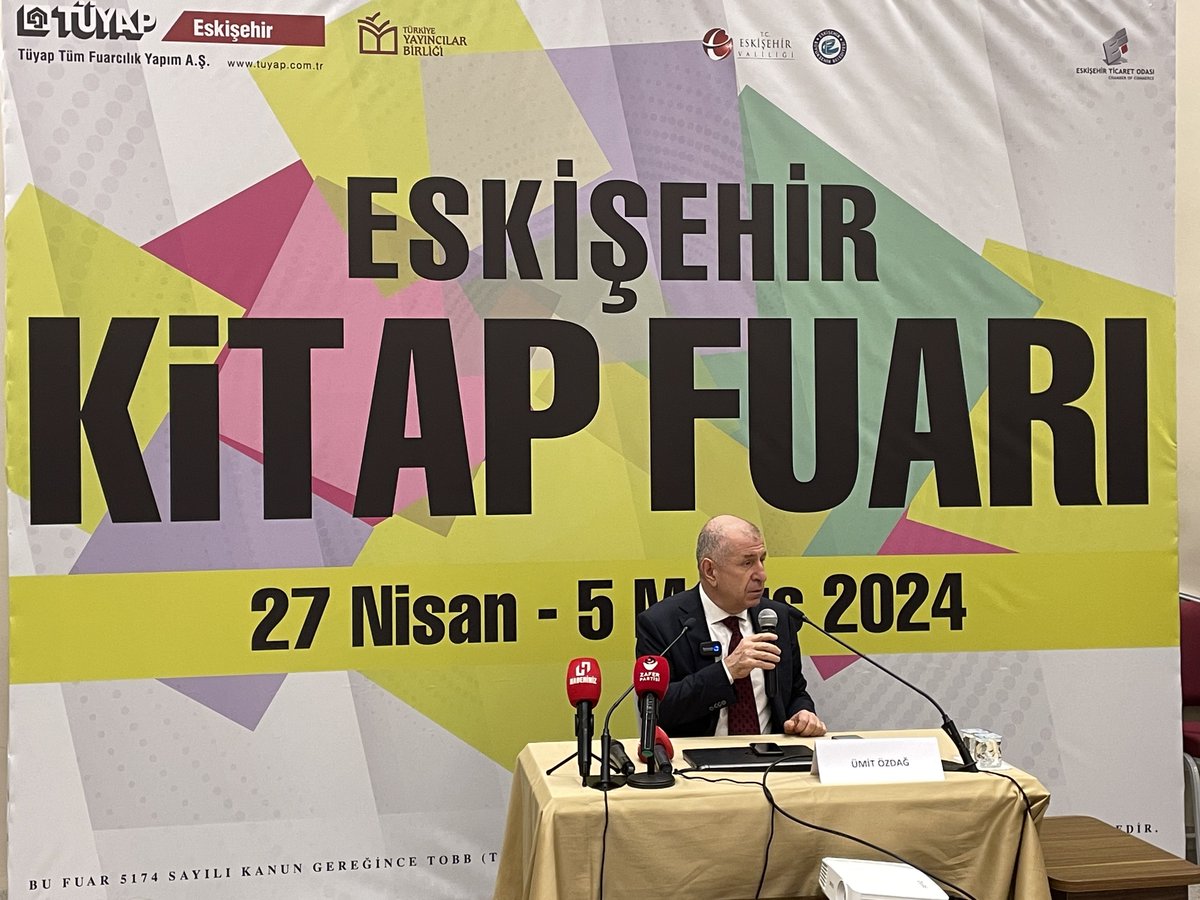 Ümit Özdağ, Tüyap Eskişehir Kitap Fuarı’nda.