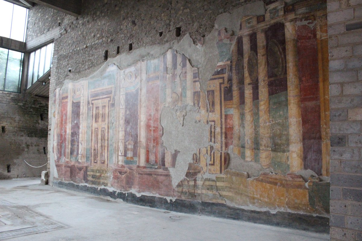 Wall painting in the Villa Oplontis, Torre Annunziata 🇮🇹