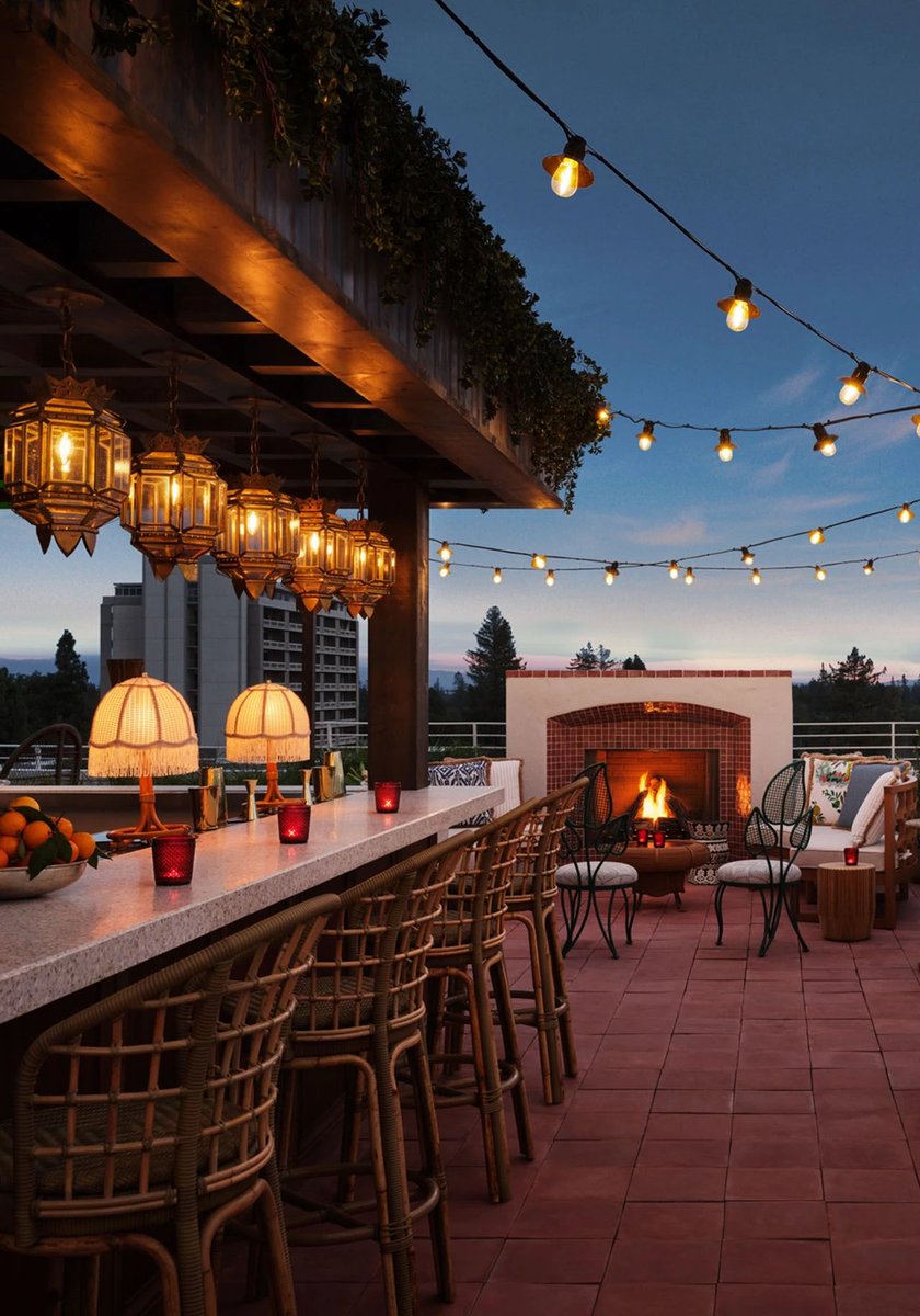 President's Terrace
Sip creative cocktails with one-of-a-kind Palo Alto views.