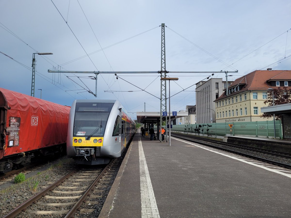 Dennyo218's tweet photo. HLB 114 und 116 haben die Ehre, die Ära der Gtw2/6 bei der HLB offiziell zu beenden. #lasttweet #Bahntweet #GTWAbschied https://t.co/AiRxB32uma
