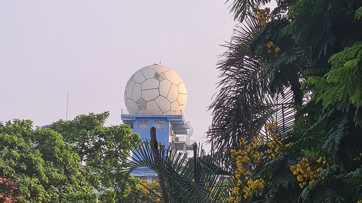 There is a big ⚽️ down by the river. There is also a big ⚽️ match kicking off in The City of Joy in just under 3 hours. Two teams from my jurisdiction have it all to play for - I have made good friends from both visitors @OdishaFC & hosts @mohunbagansg. What predictions?