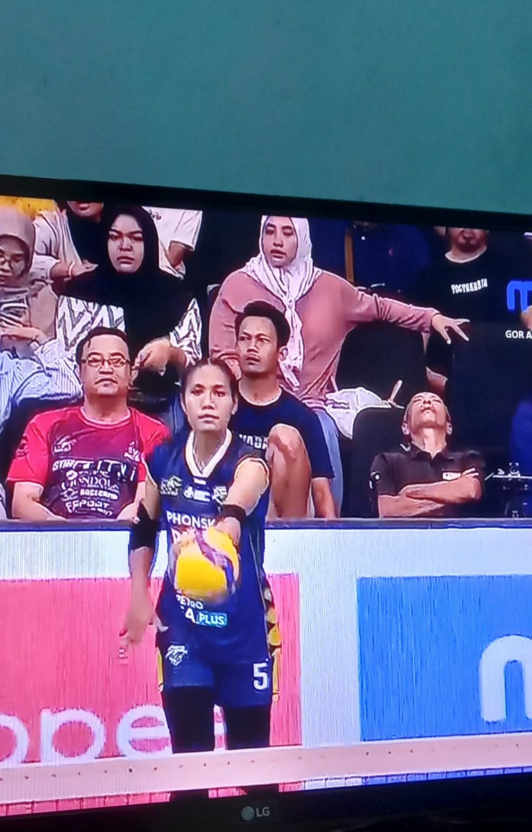 ade_qu's tweet photo. @mojiupdates Bisa bisanya sampe pules🤭 https://t.co/UTbJf5H2rE