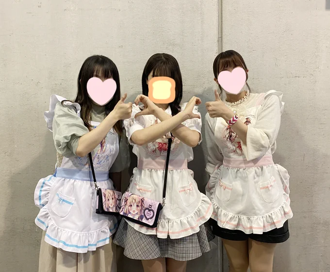 今日スペースに来てくださったみなさまありがとうございました!ほんとに久々に自分でレジして、みんなに直接お渡しできて嬉しかったお誕生日お祝いしてくださった方もありがとうございました!!!通販は4月30日スタートです～～～! 