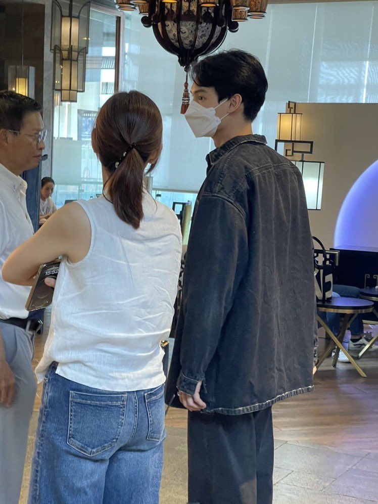 AMPG2ForeverU's tweet photo. คิดถึง ได้เห็นหน้าแย้วว วันอาทิตย์วันครอบครัวน้องวินจริงๆ พักผ่อนชาร์จพลังงงง หล่อจังสุดหล่อออ ความออร่าความสูงของคุณเค้าเหมือนหลุดมาจากนิยายเลยอะ 🐰💚✨🎉💅🏻🔥

#winmetawin https://t.co/x3TcamsSKX