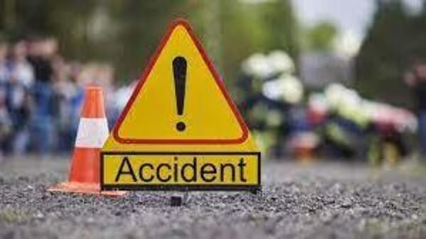 हरदोई जिले के सवायजपुर कोतवाली थाना इलाके में बिल्हौर कटरा राजमार्ग पर एक कार के अनियंत्रित होकर पेड़ से टकराने से पिता-पुत्र की मौत हो गई और 3 बच्चों समेत 6 लोग घायल हो गए

@Uppolice #AccidentNews #JagoIndiaJago #JIJNews