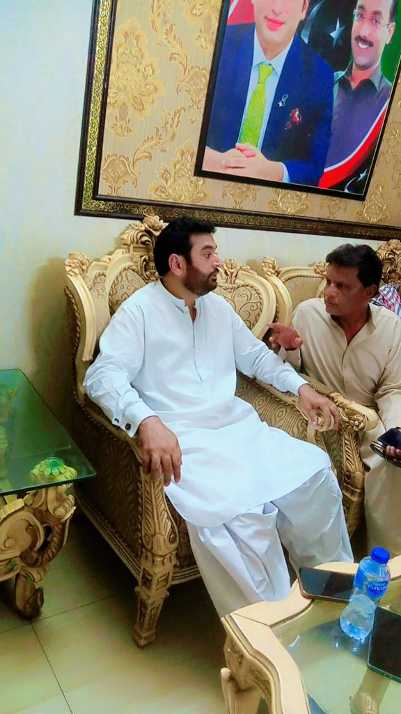 samoo_shoukat's tweet photo. Today 28-04-2024
Mayor Hyderabad Mr Kashif Shoro sb, Meet with Party Workers, Voters, Supporters and Local Residents and solve their problems at Shoro House PS 60 Hyderabad https://t.co/wHvUz4a29u