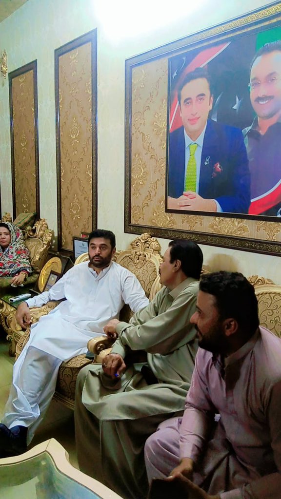 samoo_shoukat's tweet photo. Today 28-04-2024
Mayor Hyderabad Mr Kashif Shoro sb, Meet with Party Workers, Voters, Supporters and Local Residents and solve their problems at Shoro House PS 60 Hyderabad https://t.co/S5Rq8UxSc3
