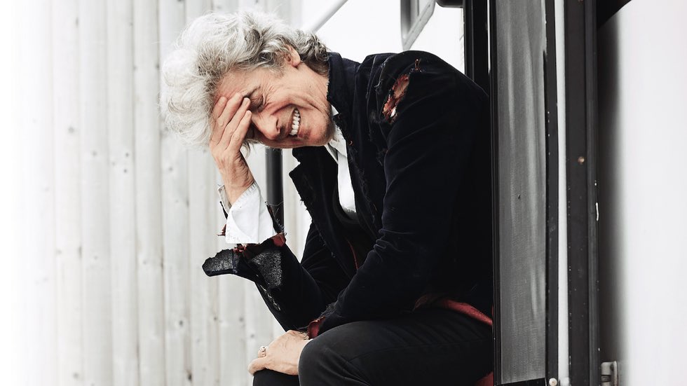1941crowley's tweet photo. peter capaldi’s last days on set https://t.co/ovOoS9qC1T