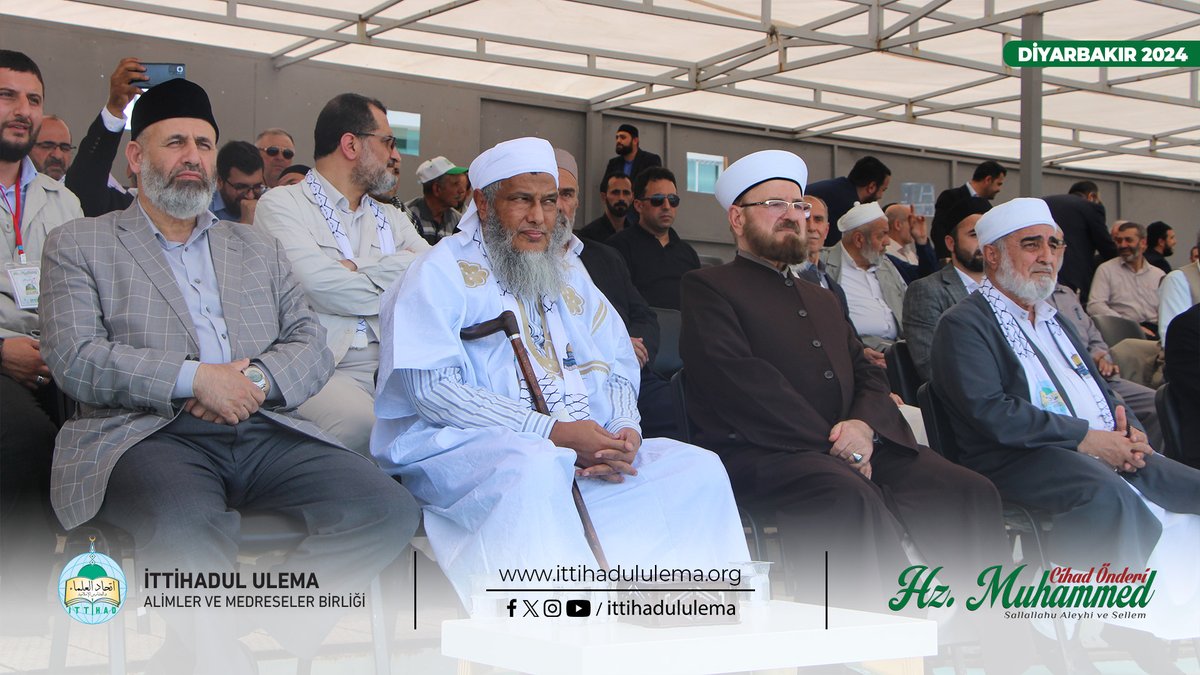 Dünya Müslüman Alimler Birliği Başkanı Prof. Dr. Ali Karadaği, Âllame Şeyh Muhammed Hasan ed-Dedo ve birçok misafirimiz Peygamber Sevdalıları Vakfı tarafından Diyarbakır’da büyük bir katılımla gerçekleştirilen “Cihad Önderi Hz. Muhammed (s.a.v)” konulu Mevlid-i Nebi etkinliğine