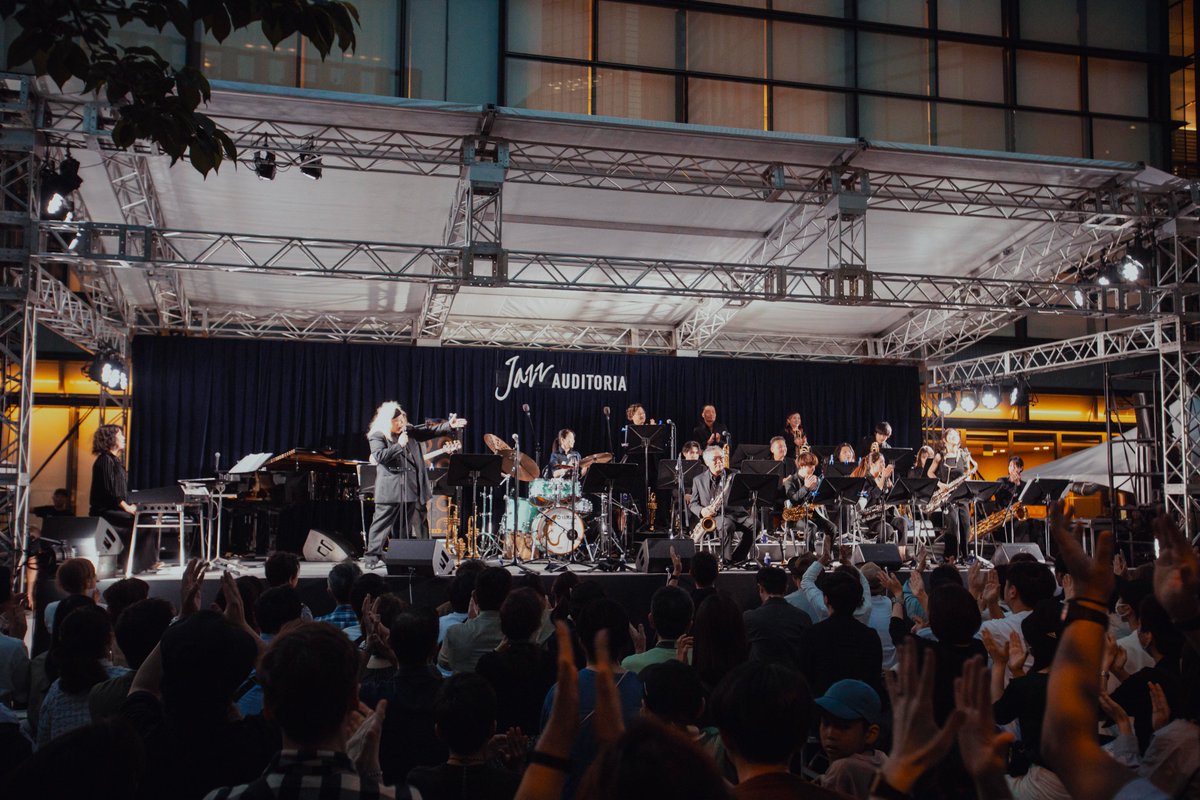 【LIVE PHOTO】
ラストのステージを飾ったのは「ブルーノート東京オールスター・ジャズ・オーケストラ directed by エリック・ミヤシロ」。トッププレイヤーによる迫力のステージで感動のフィナーレを迎えました。

📸 by Tsuneo Koga
JAZZ AUDITORIA 2024 in WATERRAS
4.26 fri., 4.27 sat., 4.28sun.