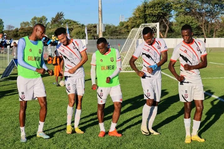 BPL SUNDAY FIXTURES 🏆🇧🇼 

◾ Police XI vs Jwaneng Galaxy 
🏟️Obed itani chilume stadium 
⌚15:30

◾ Eleven Angels vs VTM FC
🏟️ Francistown Council stadium 
⌚15:30

◾Matebel FC vs Gaborone United 
🏟️Dinaledi Academy stadium 
⌚15:30

#kmthejournalist 
#bwfootballarena