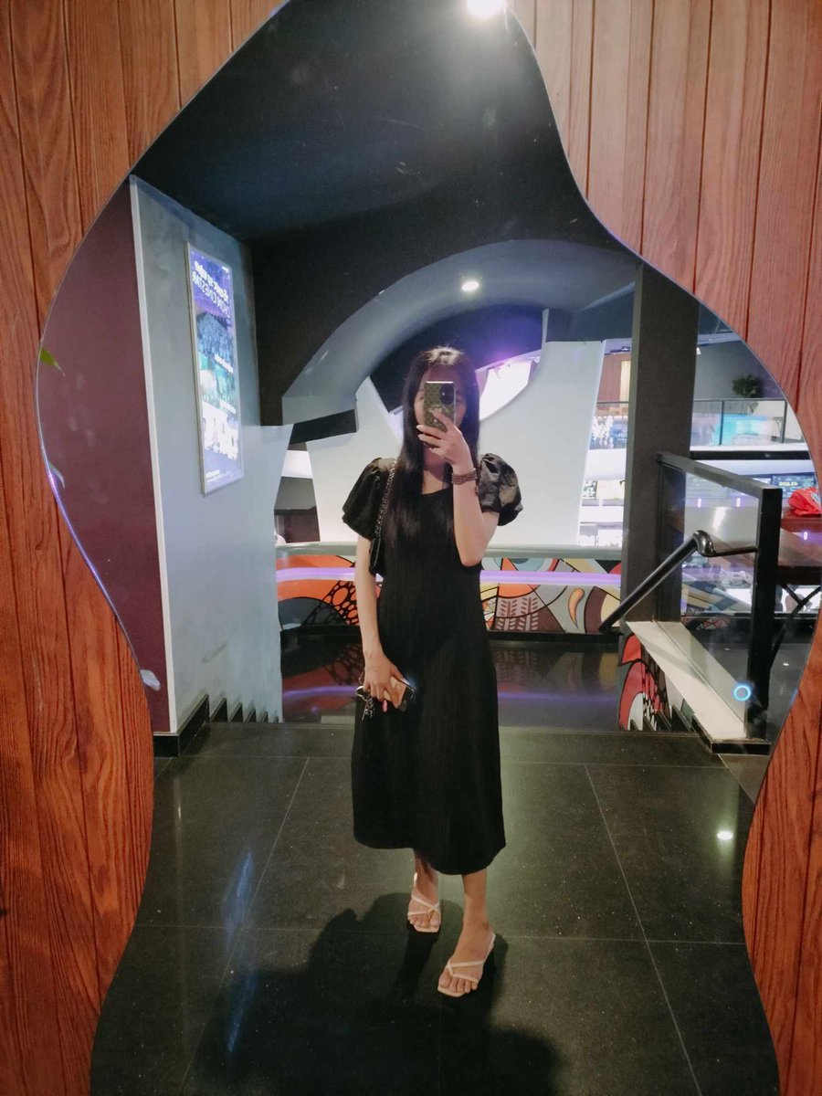 Cuối tuần chán quá à đi dạo set kèo gì hem ạ Lady boy sg Q5 ạ