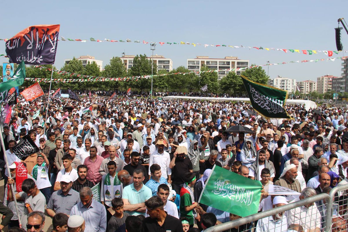 huseyn_seban's tweet photo. Allah Resulü, son Nebi, ümmetin lideri, Gazze'deki ve tüm mücahidlerin #CihadÖnderi, Hz. Muhammed Mustafa'ya selâm ve salât olsun. https://t.co/ITnjuL2GBD