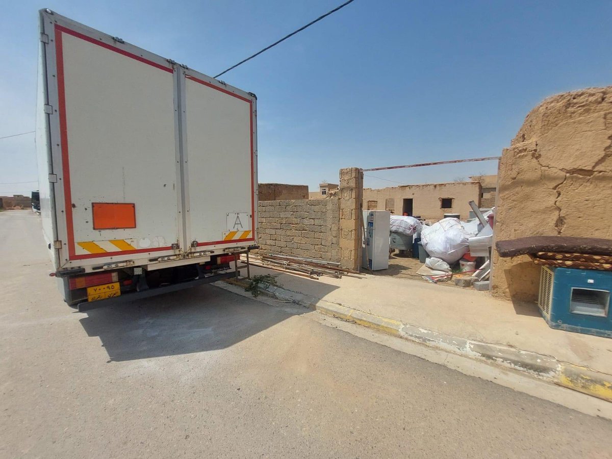 This morning, in a courageous act, two Ezidi families returned to Sinjar. Despite the humble nature of mud homes, which present considerable difficulties for living, they chose to return, demonstrating their deep connection to their roots and resilience in the face of difficulty.