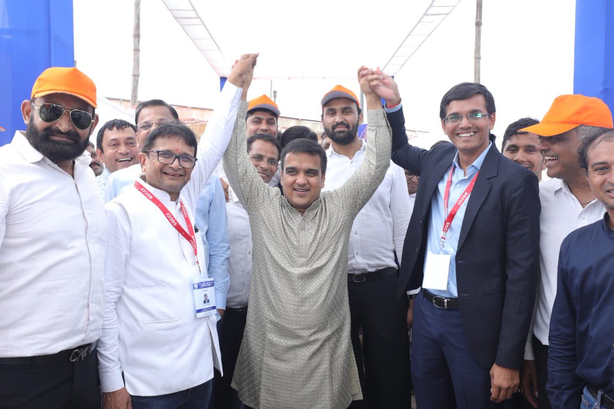 sanghaviharsh's tweet photo. As a member, exercised my right to vote at the Southern Gujarat Chamber of Commerce and Industry in Surat today. https://t.co/v3MqViycV4