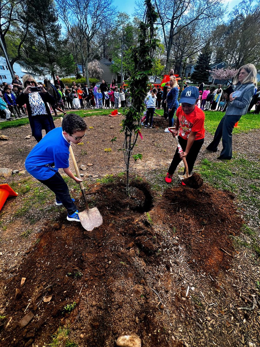 Growing together for a greener future! Kindergarten and third grade students at Redwood Elementary joined forces with West Orange Township to celebrate Arbor Day by planting two beautiful dogwood trees on campus. tinyurl.com/24smcma6