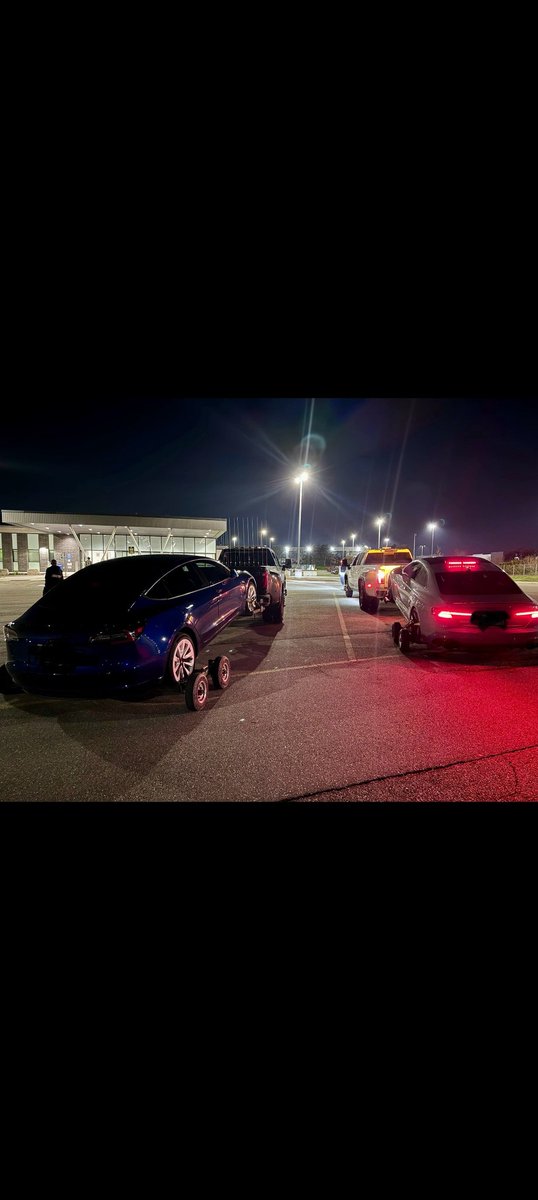 At around 2:15 a.m. this morning, #OPPMississauga stopped 2 vehicles eastbound, and 1 westbound for #stuntdriving. In addition to the #stuntdriving charge, 2 of the drivers were charged with #80Plus and #DangerousOperation^ps