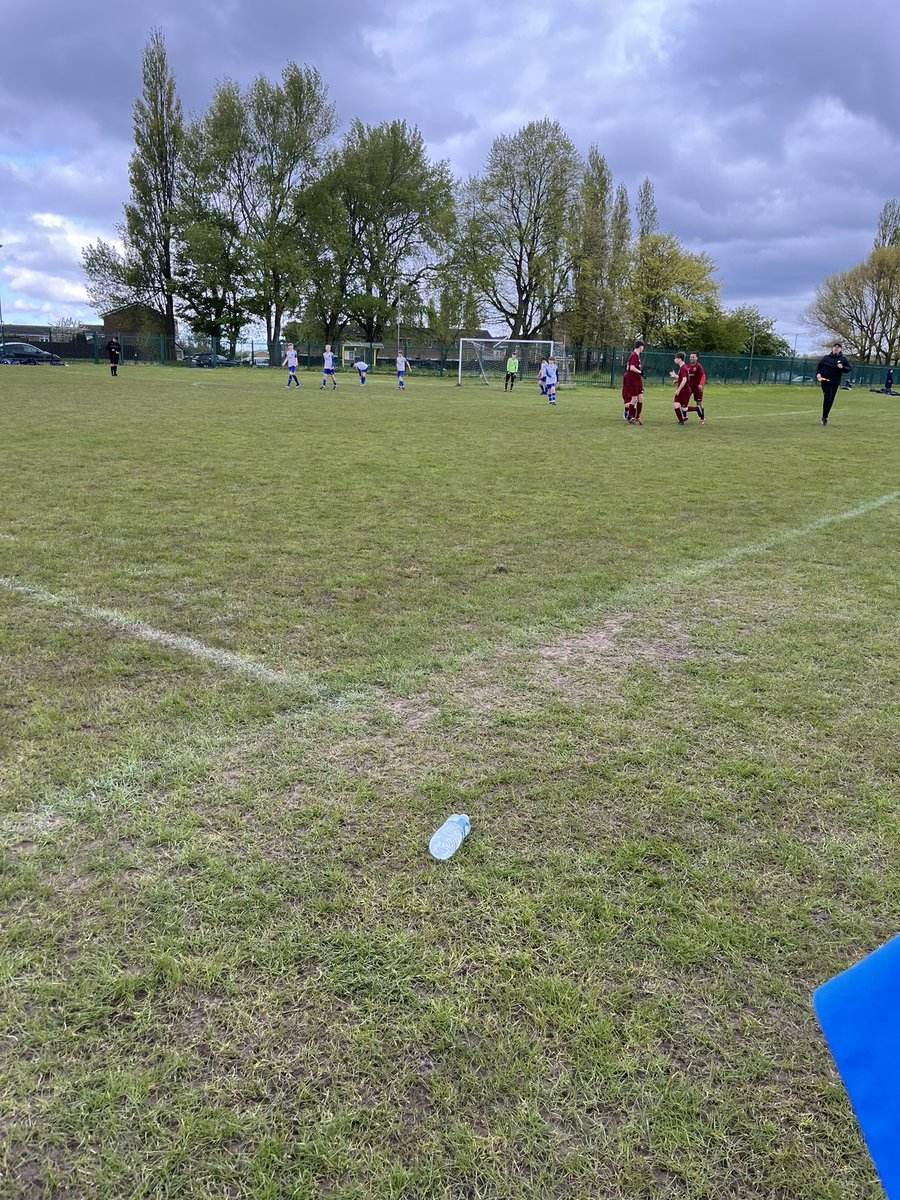 MossleyHillSun's tweet photo. These lads just go from strength to strength in the @BVDJFLfixtures Unbelievable team performance today against top of the league Moore Utd @carlbriggo13 with the lads earning a very well deserved 1-1 draw.  MOTM was all the lads they left it all on the pitch today 👊🏻⚽️ https://t.co/uoL733gUhH