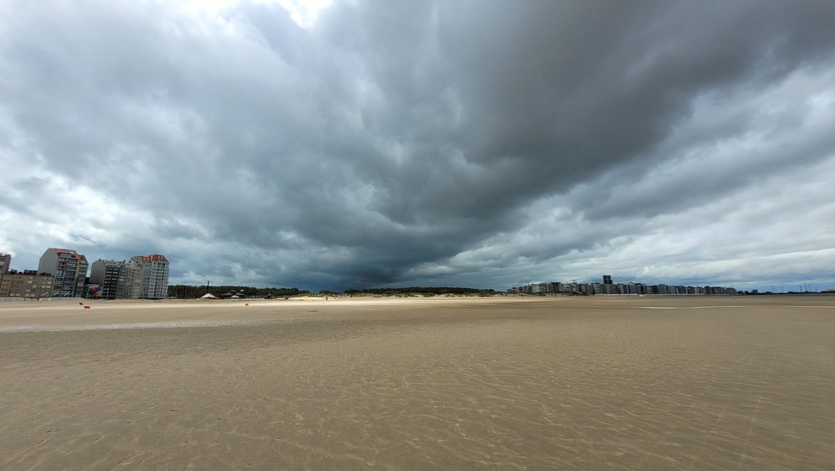 tomdelaey's tweet photo. #vrtweer #heist #stormiscomming https://t.co/L3EKATcZfz