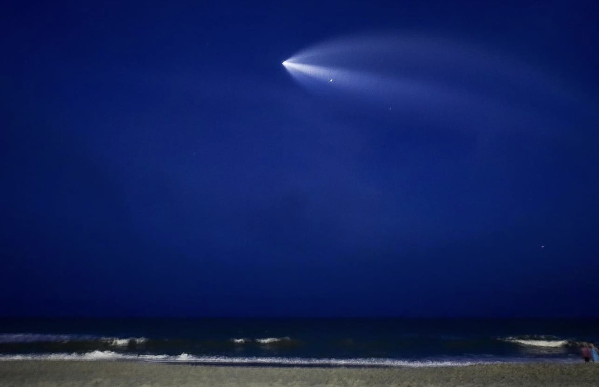 📸 #iPhone shot of #SpaceX launch 🚀 from #myrtlebeach #SouthCarolina over the mighty Atlantic Ocean 🌊! #LeadLoudly #bold #confident #fearless #leadership