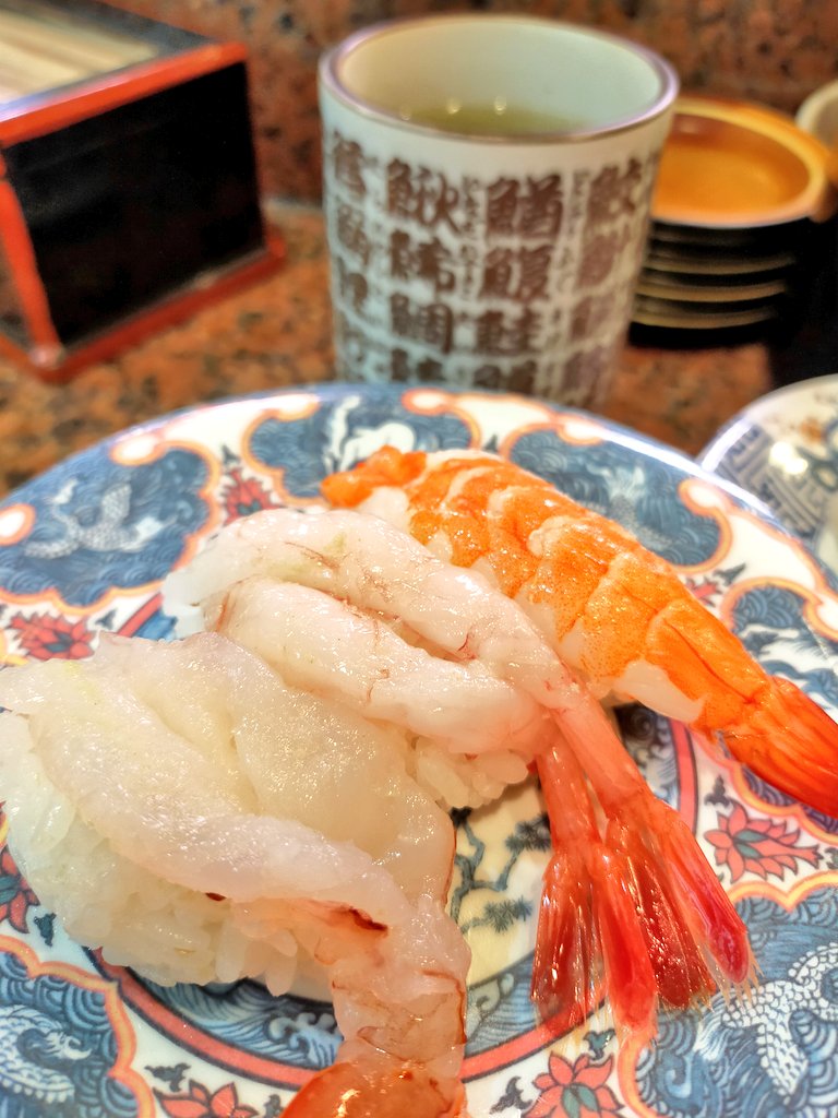 久しぶりの助六寿司
海老3種🦐美味しかった💛🍣