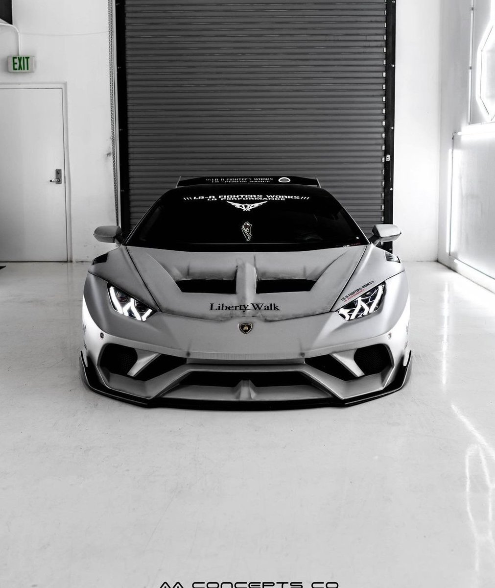 DailyLamboTM's tweet photo. Liberty Walk Lamborghini Huracán https://t.co/k5wZrafL56