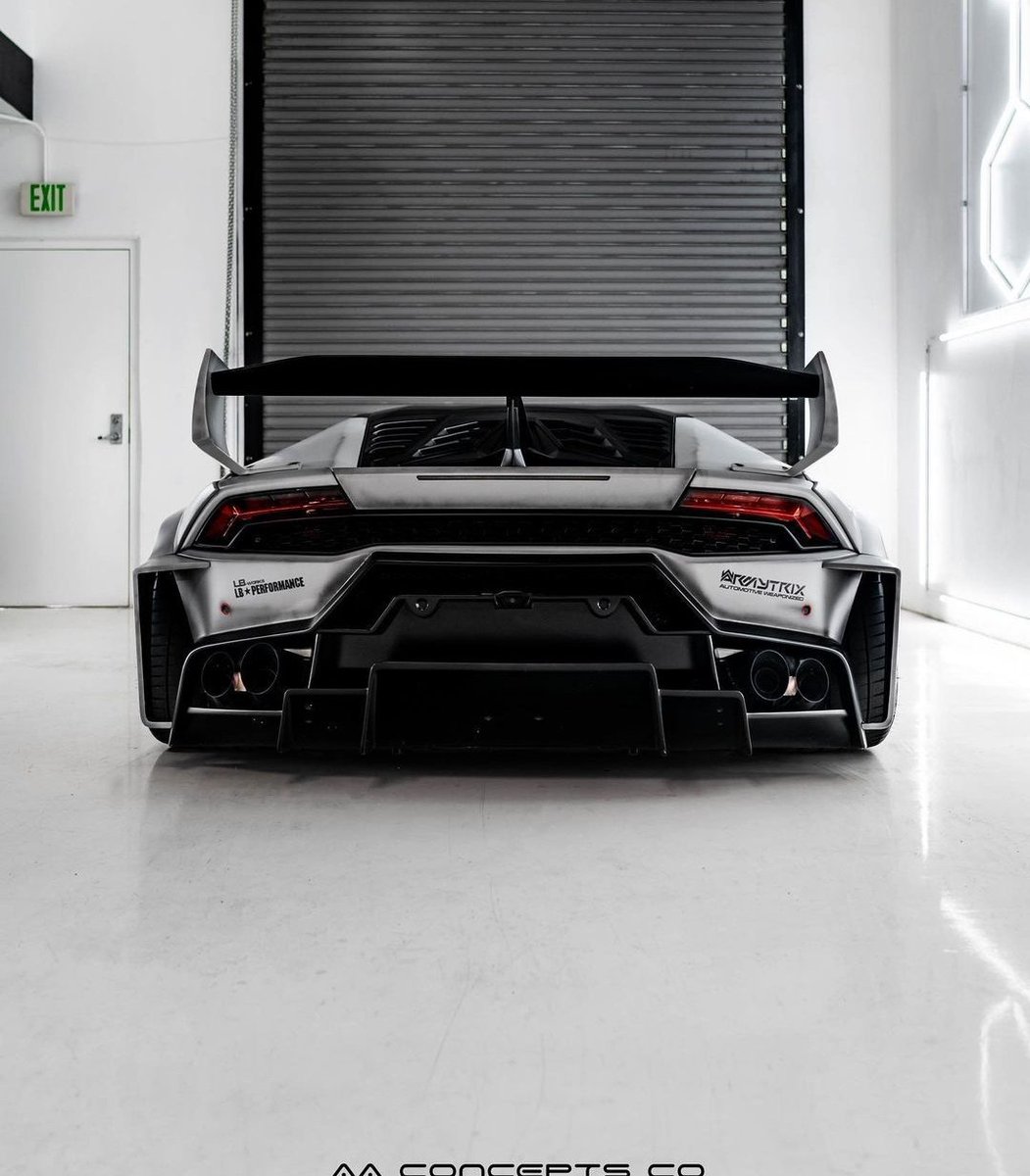 DailyLamboTM's tweet photo. Liberty Walk Lamborghini Huracán https://t.co/k5wZrafL56