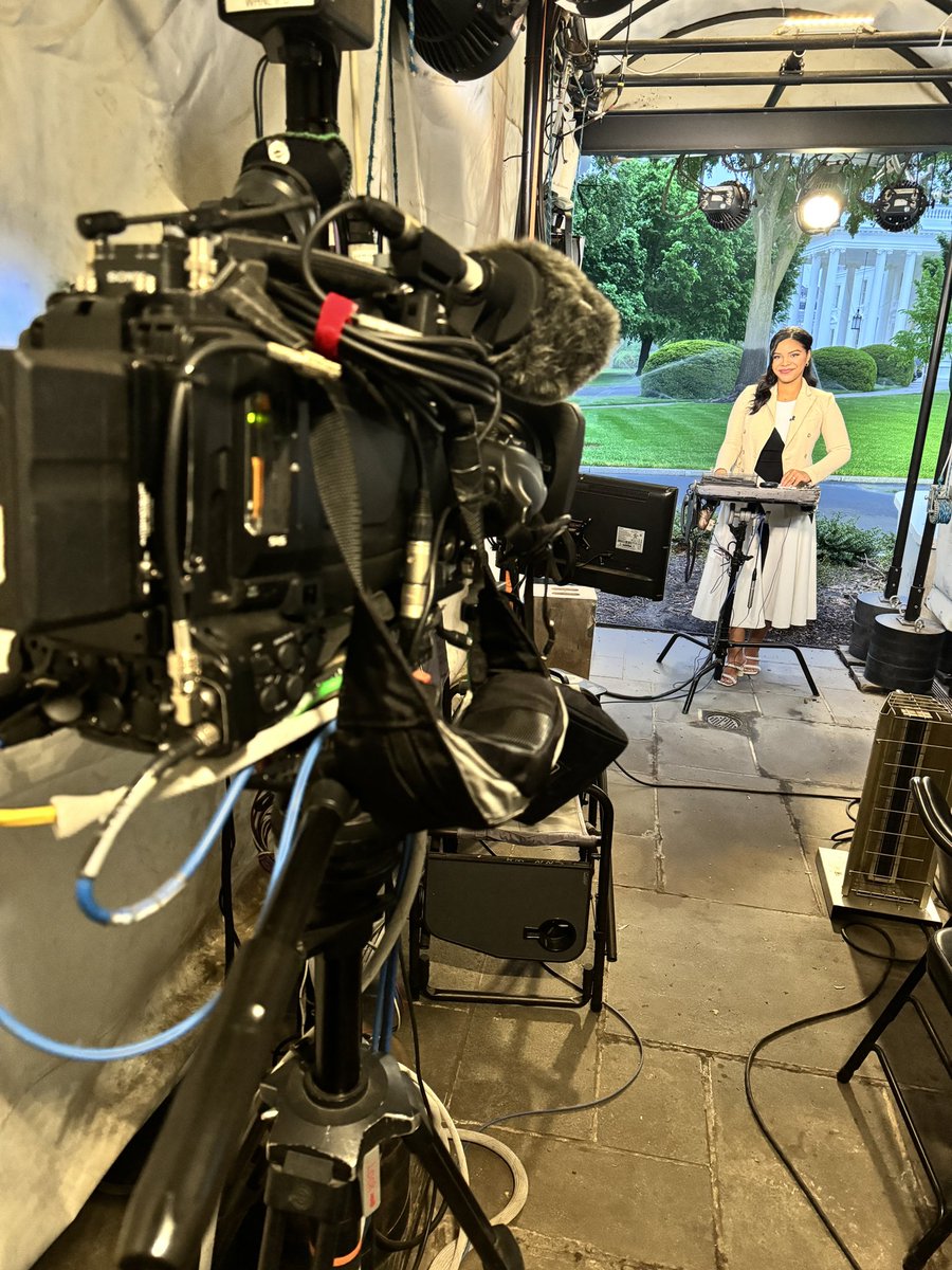 Camila DeChalus tweet media