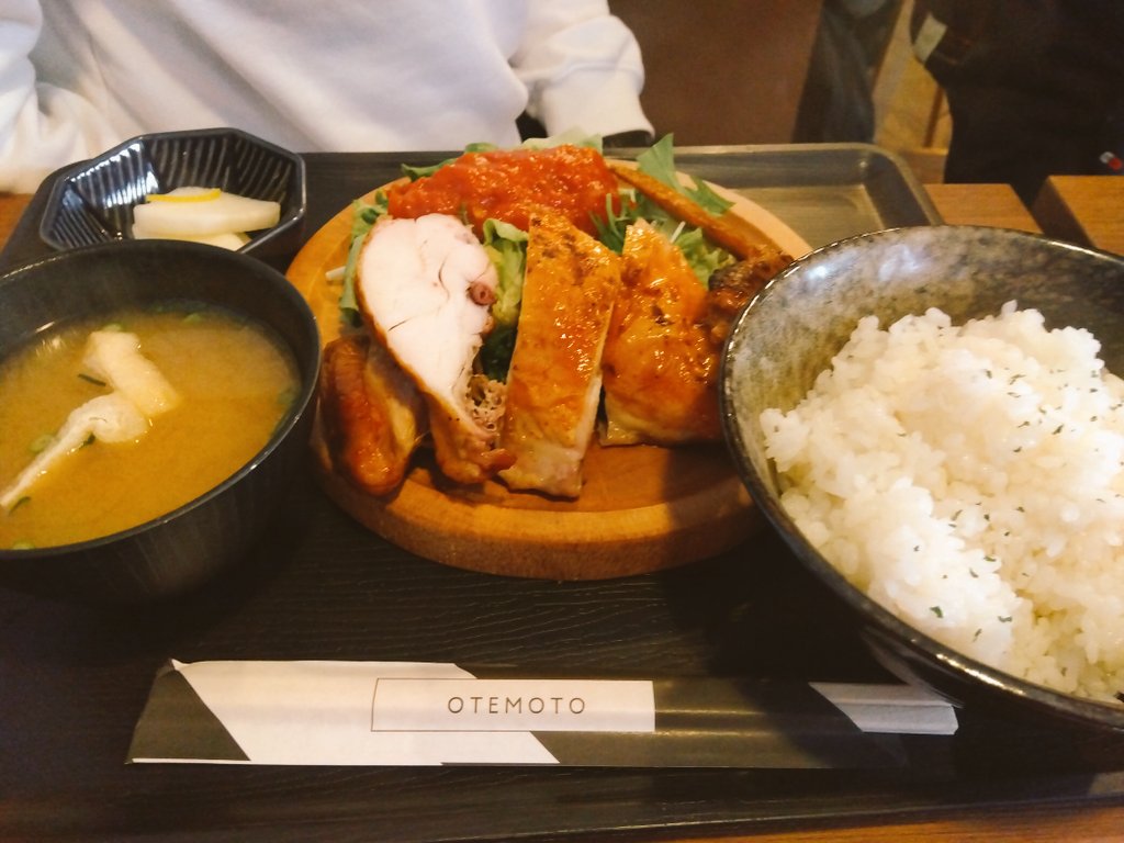 @atuwf_urw ローストチキンコオロギ門前仲町店でランチ✨🥰
とっても美味しかったです✨🥰