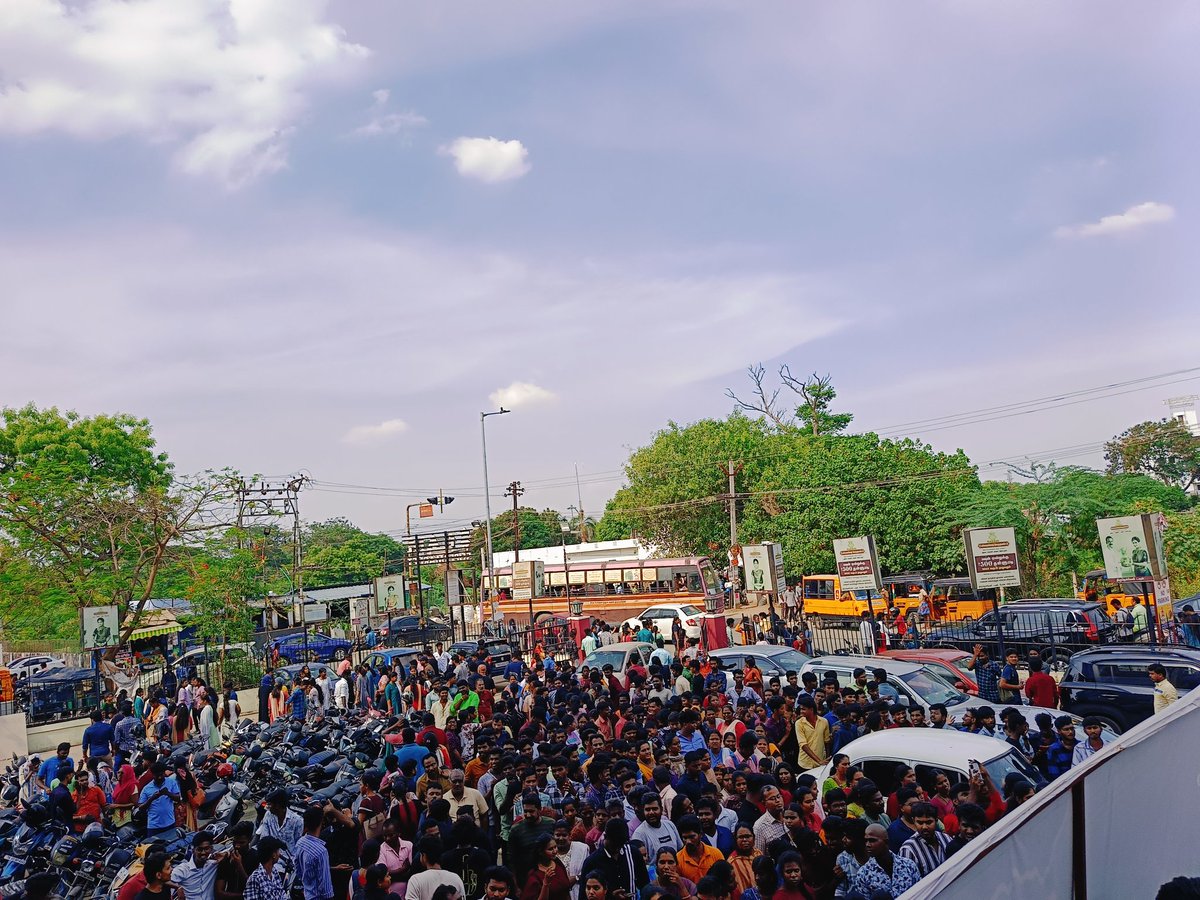 #Ghilli Noon Show Crowd🥵🔥

#GhilliReRelease
#TheGreatestOfAllTime
#TVKVijay #Leo @actorvijay