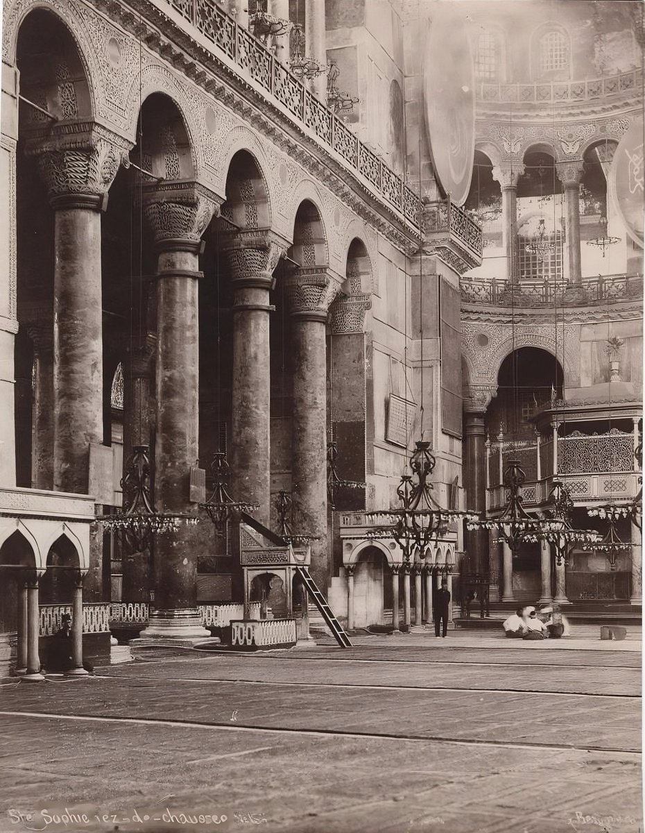 Ayasofya Camii İç Mekan, 1870
📷 Guillaume Berggren