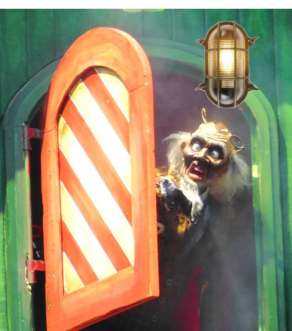 Wanneer je de verkeerde school binnenloopt en de docent kijkt je zo aan. "Hey, wat een goed idee. Ik loop door naar school 2" Hopelijk is er een lamp die brand, dan heb je geen leerachterstand. #efteling #sloddervos #watjevindtmagjehouden #finderskeepers moeilijkheid: #normaal