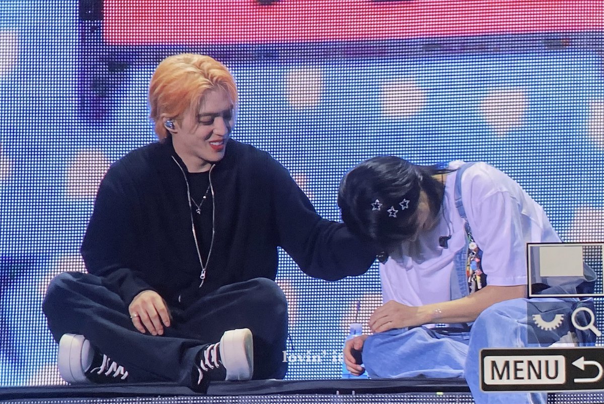 LovinIt1004's tweet photo. 240428 #세븐틴 #SEVENTEEN #정한 #JEONGHAN 

아니 에반데 너무귀여운데 https://t.co/me5juN4DHW