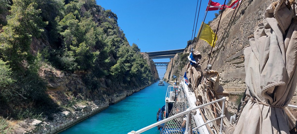 MattBoisseau's tweet image. 😍 Passage du canal de Corinthe en Grèce à bord du #Belem. Vertigineux ! Habituellement fermé, spécialement ouvert pour l&apos;occasion. Même les marins les plus expérimentés à bord avaient les yeux émerveillés.

#paris2024 #belem #relaisdelaflamme