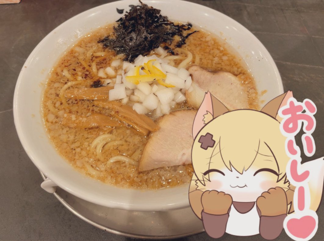 「燕三条系背脂らーめん! 麺が太くてイタリアンみたいでおいしー」|ひのきのみ💽のイラスト